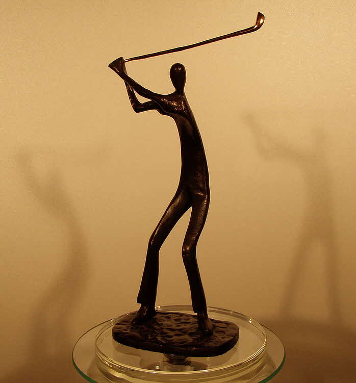 Golfspieler mit vergoldetem Golfschlger - 28 x15 x 7 cm - um 1990 - 59 € mtl./K 450 €