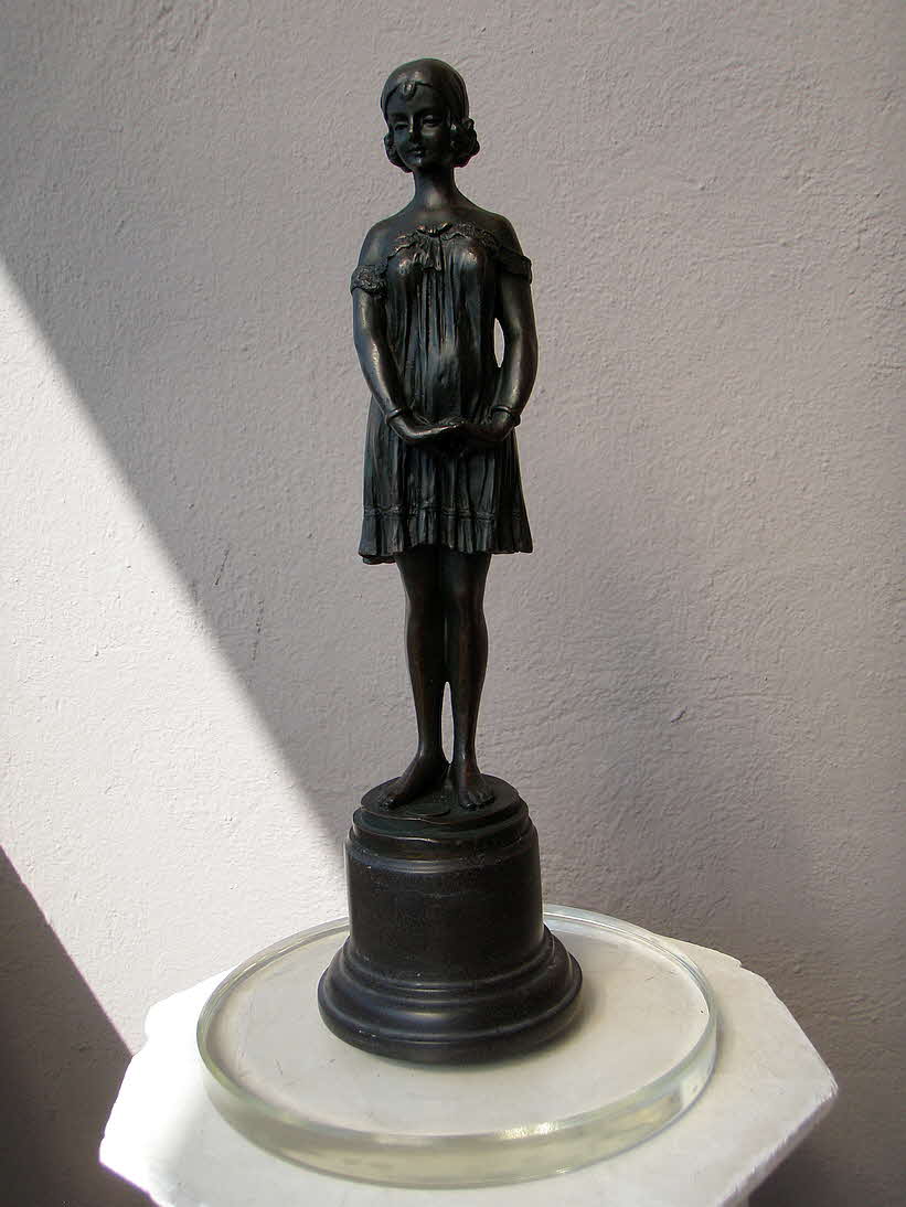 Die Schchterne - Bronze - 34 x 10 x 10 cm - 59 € mtl./K 450 €